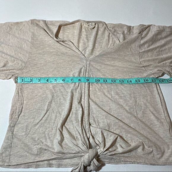 Harper Heritage Oatmeal cream top with tie front in M - Picture 2 of 10